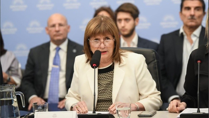 La ministra durante su exposición en la comisión de Presupuesto.