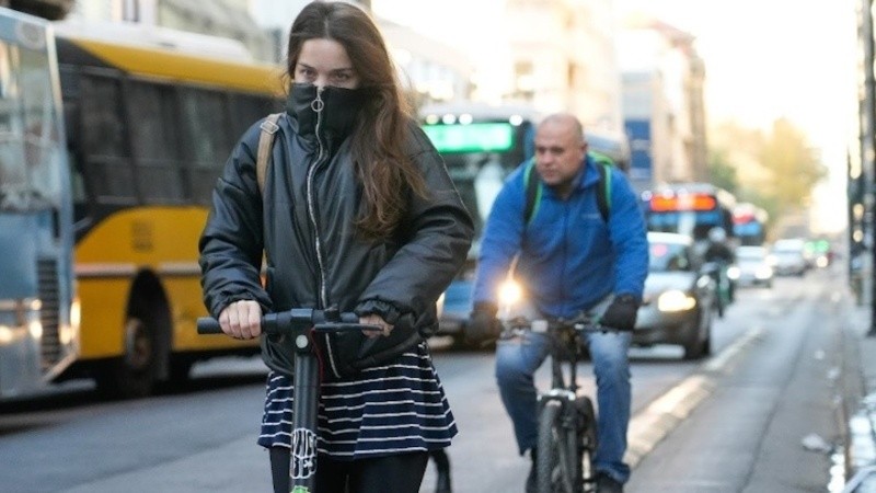 Para no descuidar el abrigo por unos días más, sobre todo por la mañana.