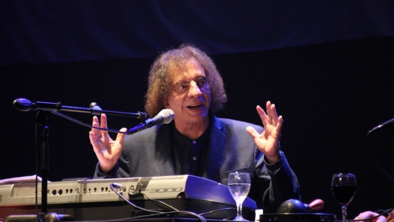 En 1993, creó La venganza será terrible, que rápidamente se convirtió en un fenómeno cultural.