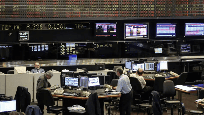 Las turbulencias en el dólar impactaro en la Bolsa de Comercio de Buenos Aires.