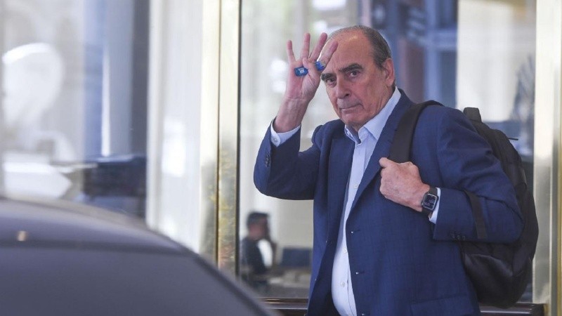 Guillermo Francos presentó su renuncia a la Jefatura de Gabinete y será reemplazado por Manuel Adorni.