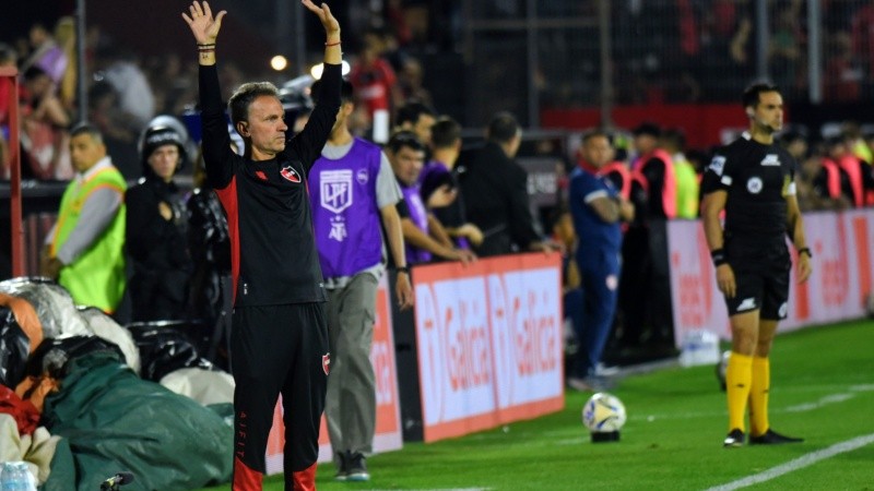 Bernardi volvió al bancon rojinegro este viernes a la noche.