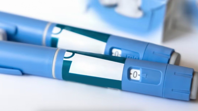 Las revisiones subrayan que las investigaciones independientes y a largo plazo son esenciales para fundamentar las decisiones clínicas y de salud pública