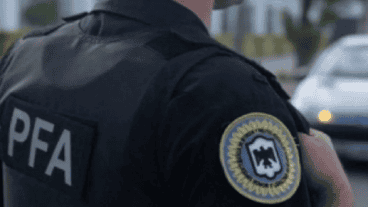 La formación culmina con el otorgamiento de la diplomatura universitaria y el ingreso a la PFA con el rango de subinspector y un salario acorde.