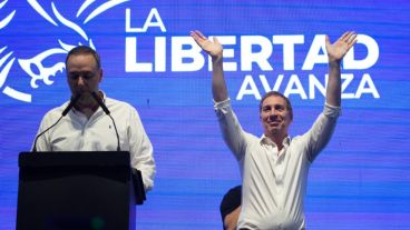 Los dos funcionarios empoderados en el cambio de gabinete, durante el acto en Rosario.