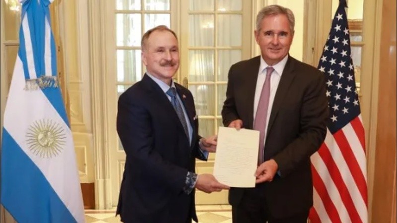 Pablo Quirno junto a Peter Lamelas.