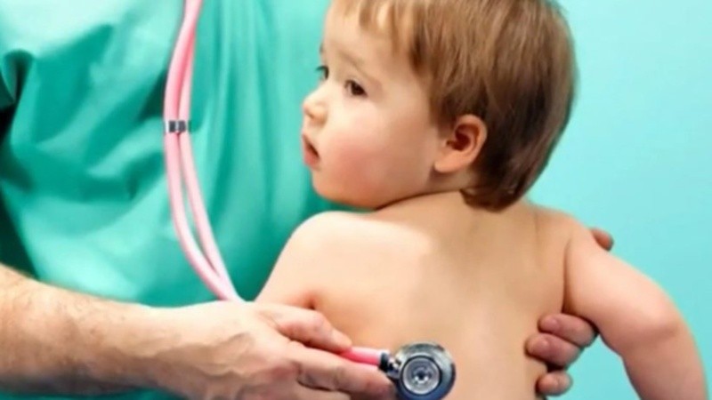 La tos convulsa es una enfermedad de notificación obligatoria y objeto de vigilancia intensificada.