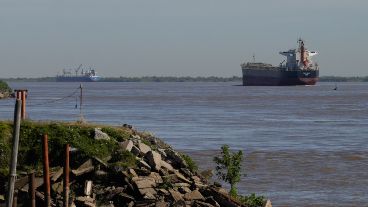 "La  Hidrovía Paraná-Paraguay constituye una vía de navegación de carácter internacional de vital importancia estratégica para el país", dice el gobierno