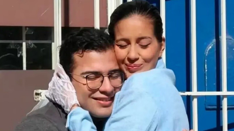 César Sena, acusado por el homicidio, y Cecilia Strzyzowski.