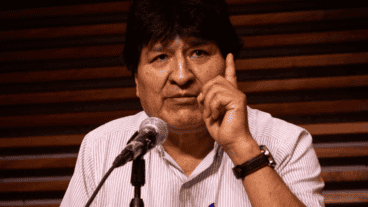 Actualmente, el exmandatario se encuentra en el Trópico de Cochabamba, su principal bastión político, donde alrededor de 2.000 seguidores lo custodian para impedir su detención.