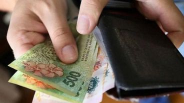 Numerosos gremios acordaron subas salariales para octubre.