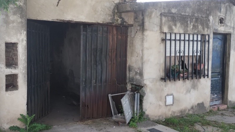 El fiscasl explicó que no se derribó la casa por si la familia reclama la propiedad.