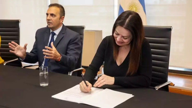 Se firmó la creación del “Centro de formación Capital Humano”.