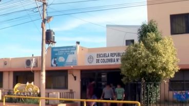 El auxiliar trabajaba desde marzo en la escuela pública de Fray Luis Beltrán.
