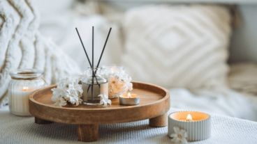 La energía de cada habitación puede potenciarse con ciertos aromas que armonizan el ambiente, equilibran las emociones y favorecen el bienestar.