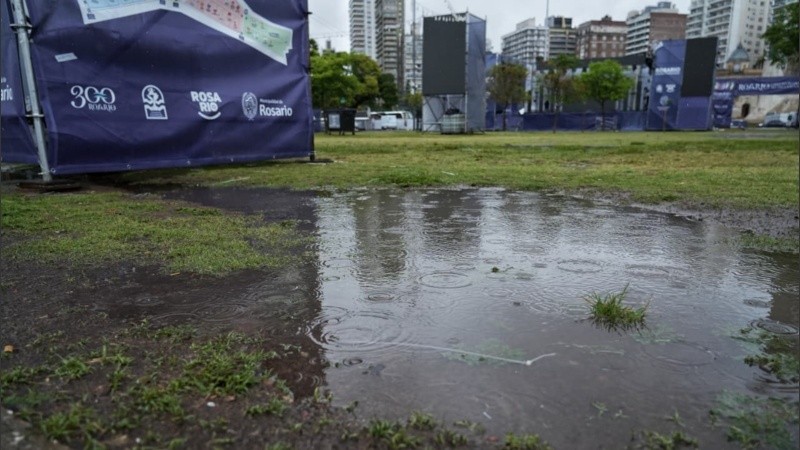 Ya esta mañana se veían zona anegadas dentro del predio.