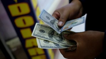 Analistas consultados por el Banco Central proyectaron cuál será el valor del dólar para fines de 2025.