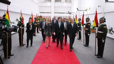 Milei y su hermana Karina en la llegada a la ceremonia.