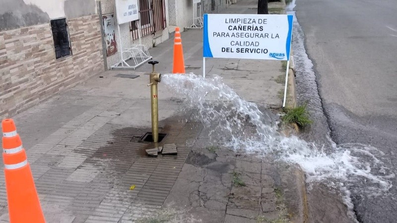En algunos puntos se observará la salida de agua de bocas de hidrantes.