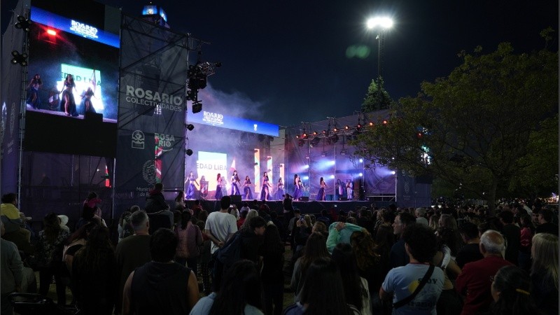 Noche en las Colectividades.