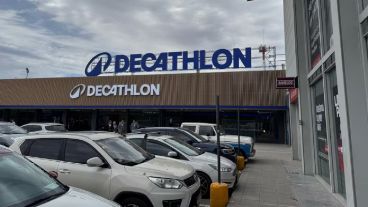 Más de 3.000 personas hicieron horas de fila para poder ingresar al primer local de una famosa cadena deportiva que regresó al país.