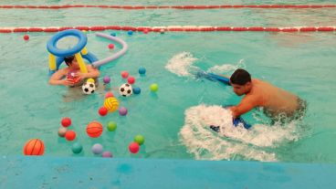 El costo de inscripción es de 10 mil pesos y la colonia se puede pagar el mes completo o por quincena.