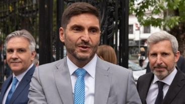 Varios gobernadores ya se reunieron con Santilli. Pullaro cruzó mensajes, pero espera para ir a la Rosada.