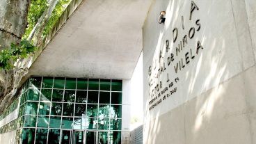 El bebé que sufrió un presunto abuso sexual que está siendo investigado por la Justicia continúa internado en el hospital de Niños Víctor J. Vilela