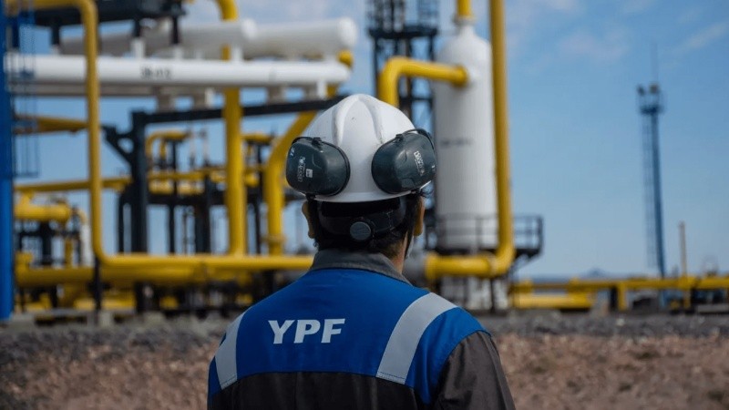 YPF alcanzó un nuevo récord de producción con 200.000 barriles de crudo diarios.