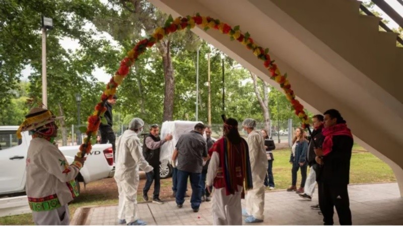 El cuerpo del niño inca pasará unos meses en un museo mendocino.