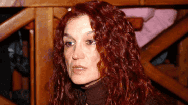 Presentaba un profundo corte en el cuello, a la altura de la yugular, que le causó un shock hipovolémico y la muerte por desangrado.