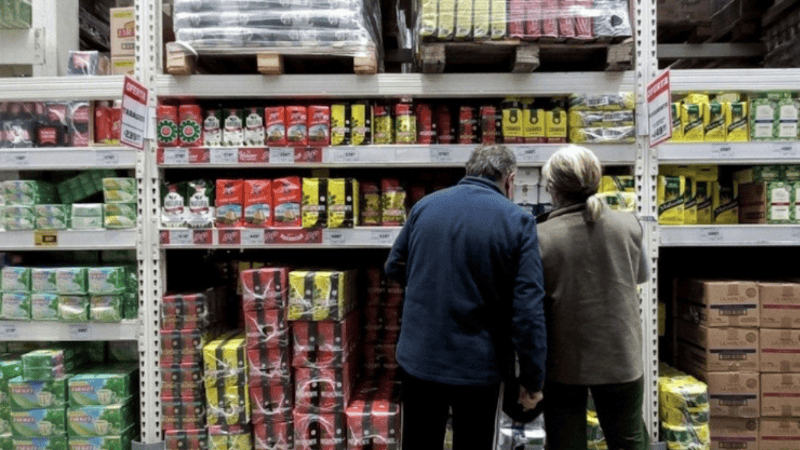 Con el dólar inestable, la inflación mayorista se moderó al 1,1% en octubre.