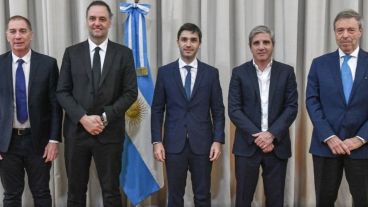 Reunión de Diego Santilli y Manuel Adorni con gobernadores.