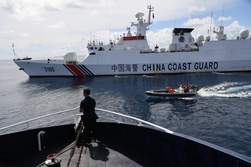 &nbsp;China envió el domingo un buque de guardacostas a través de las islas Senkaku, administradas por Japón pero reclamadas por el Partido Comunista Chino.