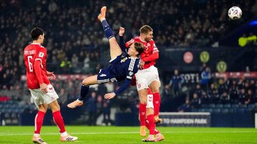 Scott McTominay y un golazo para la historia.