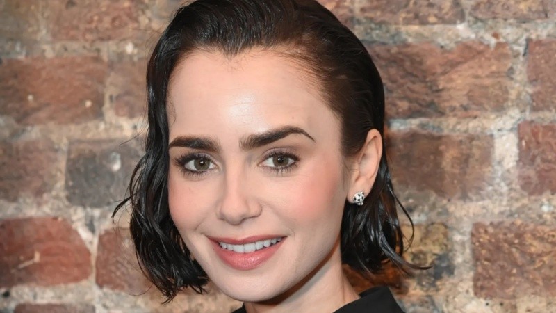 Colas altas y bajas, semirrecogidos y cabellos sueltos abrazan una terminación completamente brillante.