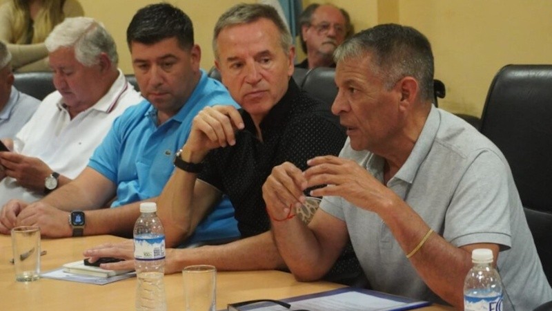 Cristian Jerónimo, Jorge Sola y Octavio Argüello, en la reunión con diputados sindicales.