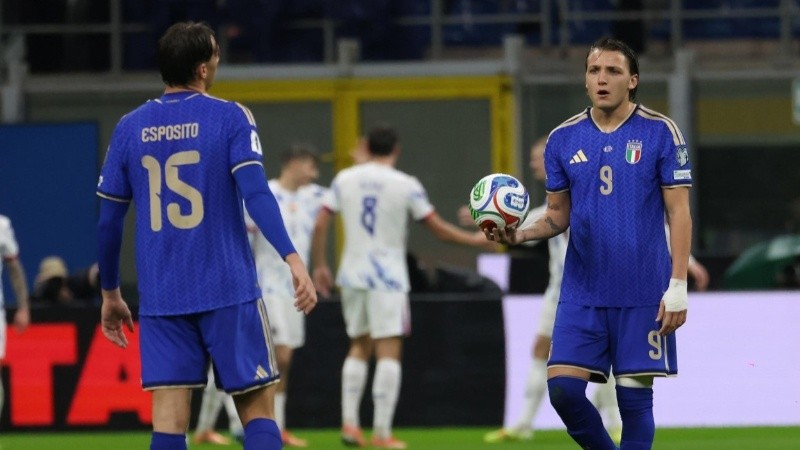 Italia tiene una vida más pero puede estar ausente por tercera vez al hilo.