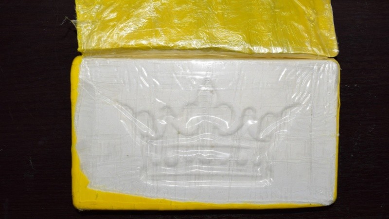 Uno de los ladrillos de cocaína secuestrados.