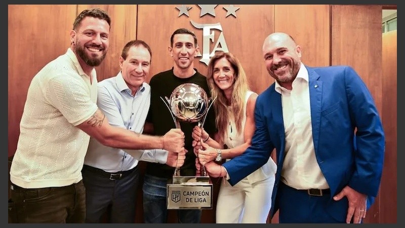 La cúpula canalla disfruta de una nueva Copa para sus vitrinas