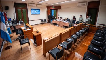 La sala de audiencias, con las sillas dispuestas para el jurado popular.