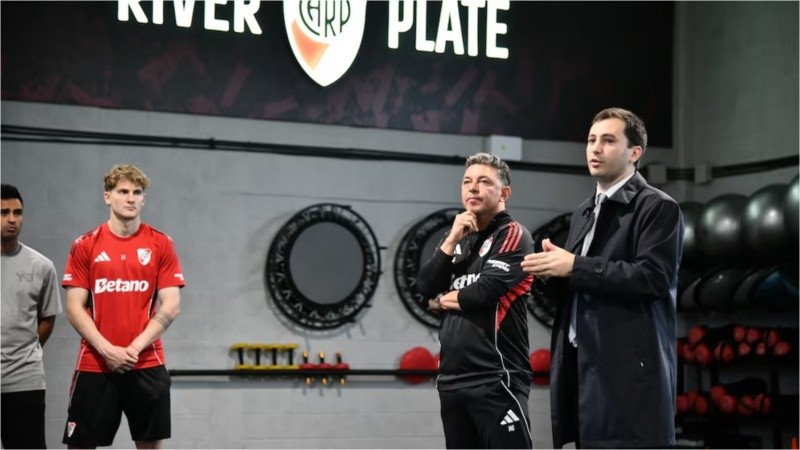 Di Carlo, el nuevo presidente de River, junto a Gallardo.