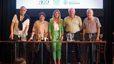 Las "voces" de las audioguías y la secretaria de Deporte y Turismo, Alejandra Mattheus.