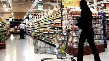 Las ventas en supermercados cayeron 0,8% interanual en septiembre.