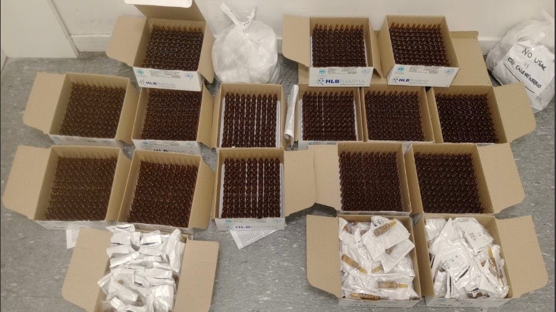 Ampollas de fentanilo contaminado secuestradas por la Departamento Federal de Investigaciones (DFI) de la Policía Federal Argentina.