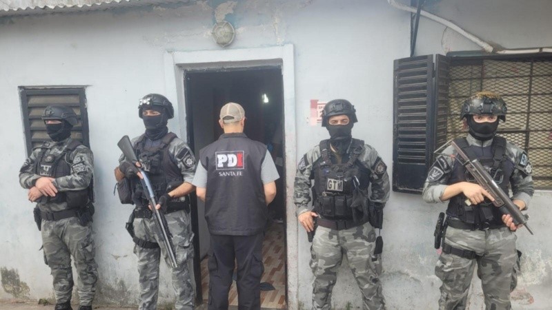 El allanamiento está relacionado a una causa de usura y amenazas.