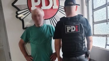 A la par de su labor formal, aseguran que Daniel F. mantenía contactos con personajes delictivos.