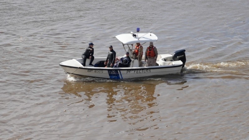 La Prefectura Naval interviene en la búsqueda del cuerpo de una mujer en las aguas del Paraná.