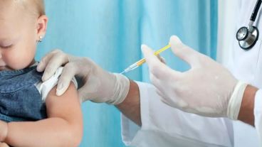 Las coberturas en vacunación descendieron a niveles que ponen en riesgo la inmunidad colectiva y habilitan el resurgimiento de patologías antes controladas.