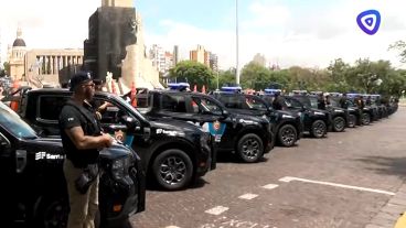 Los 72 patrulleros que fueron entregados a policías de Rosario.
